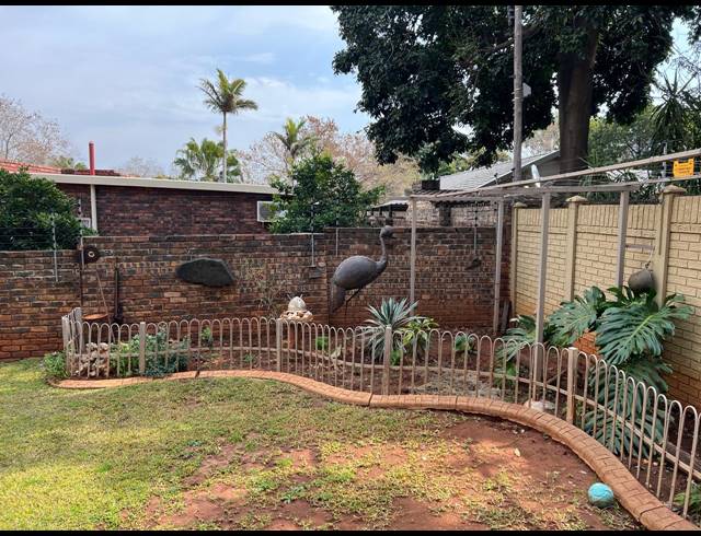 6 BEDROOM HOUSE FOR SALE IN CASHAN